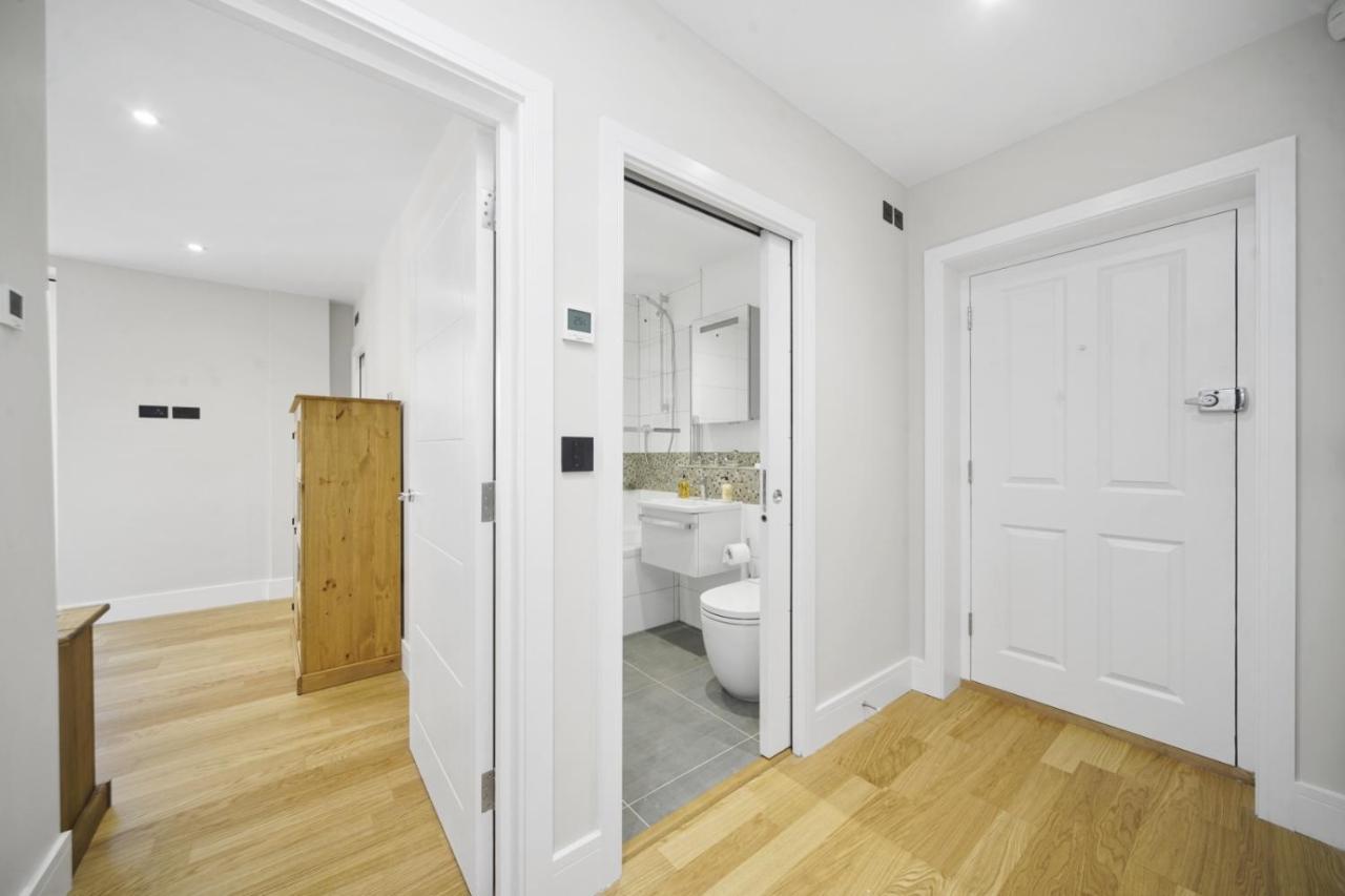 Flat 1 Bridge House Daire Staines-upon-Thames Dış mekan fotoğraf