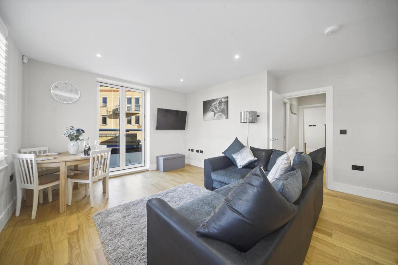 Flat 1 Bridge House Daire Staines-upon-Thames Dış mekan fotoğraf